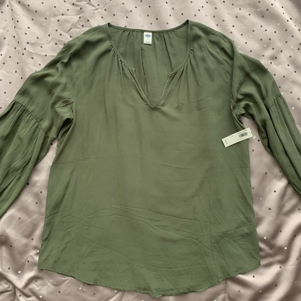Old Navy medium olive NWT